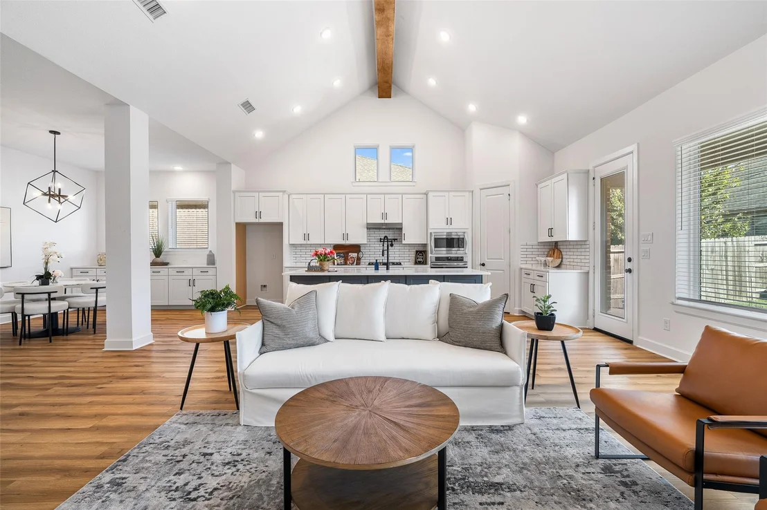 Photo of 15240 Hemingway Heights Drive