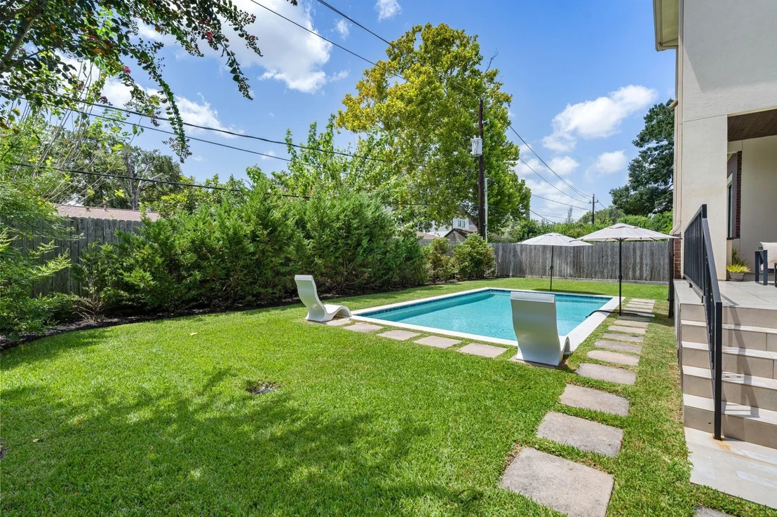 Photo of 5427 Maple Street