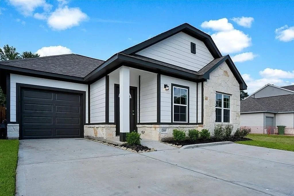 Photo of 11869 E Gate Drive