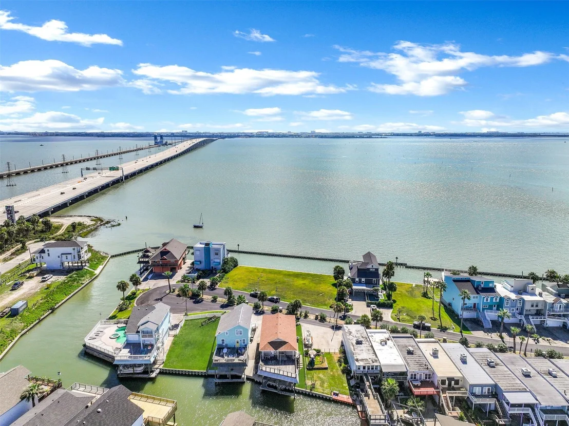 Photo of 40 Harbor Circle