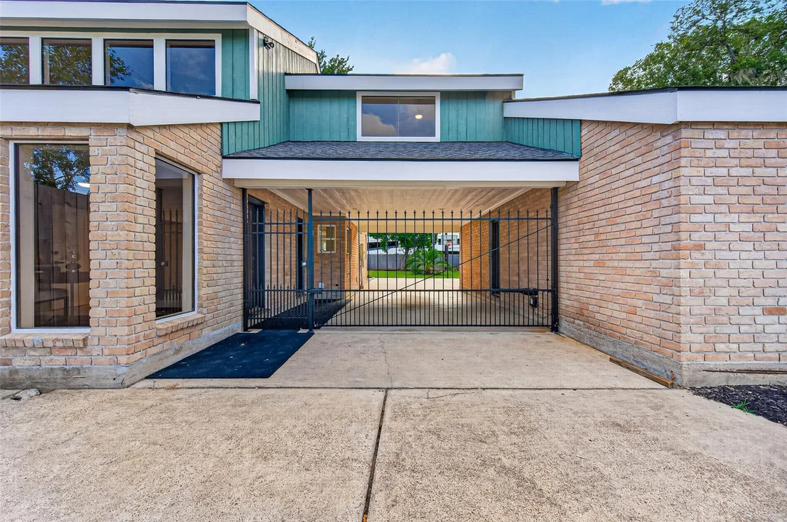 Photo of 1202 Briar Bayou Drive