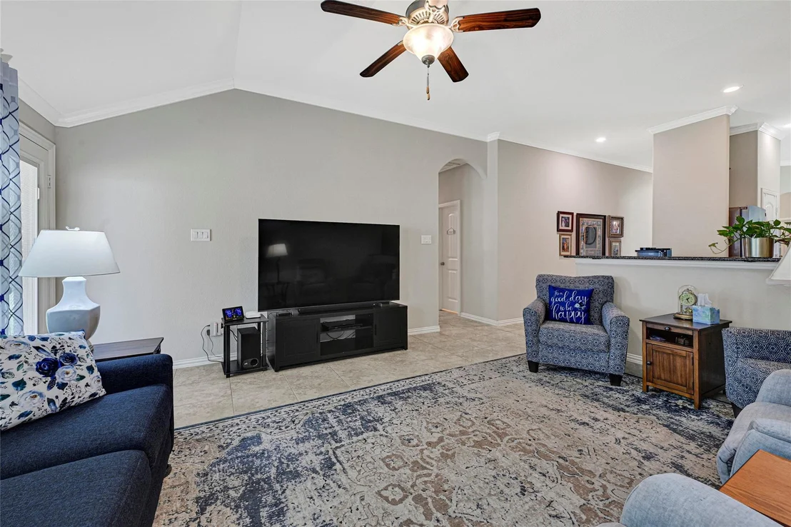 Photo of 930 S Chamfer Way