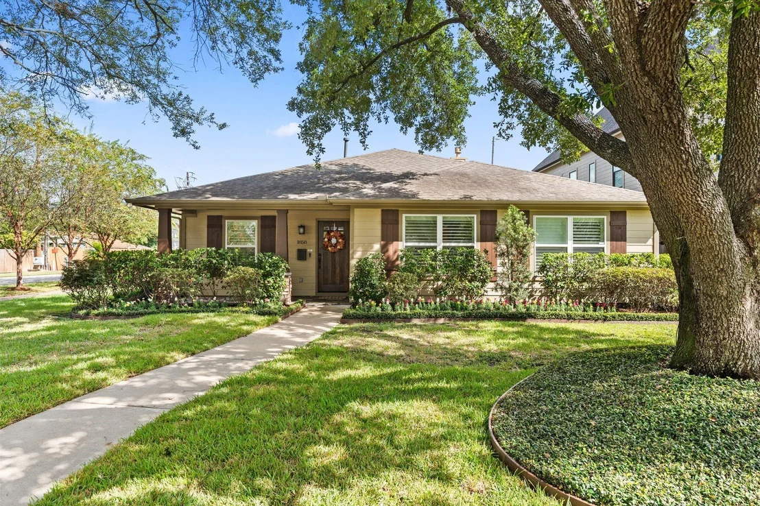 Photo of 1858 Chantilly Lane