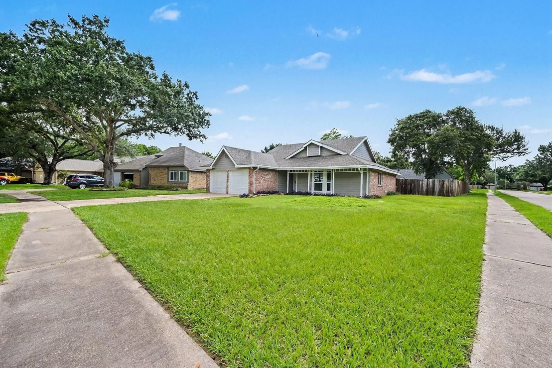 Photo of 2710 Village Circle Drive