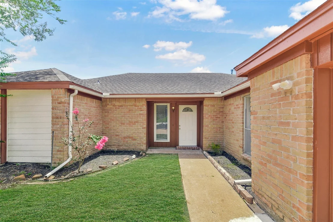 Photo of 4805 Whispering Falls Drive