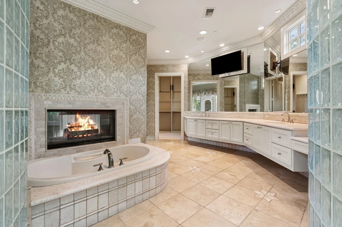 Photo of 835 Echo Lane