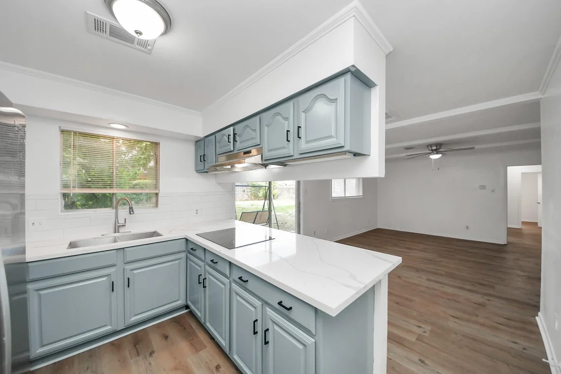 Photo of 1102 Helms Road