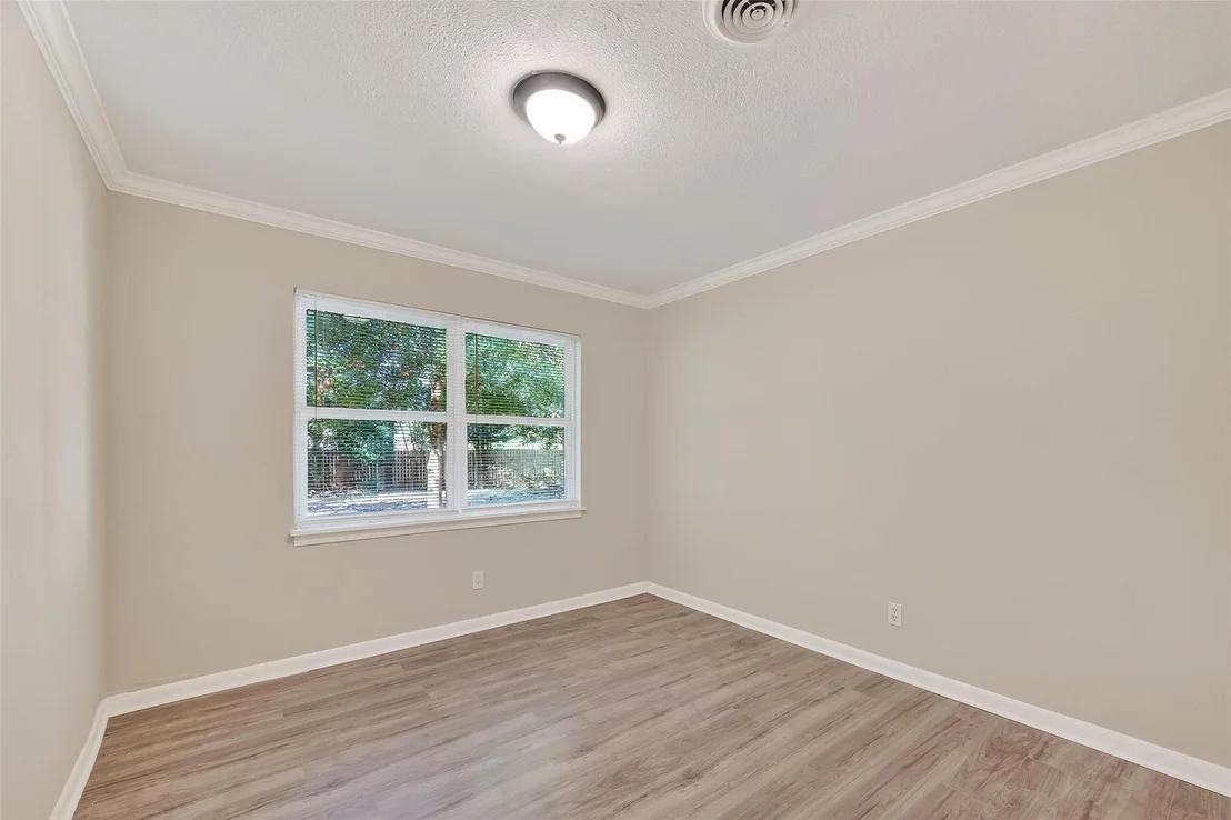 Photo of 105 Longridge Drive