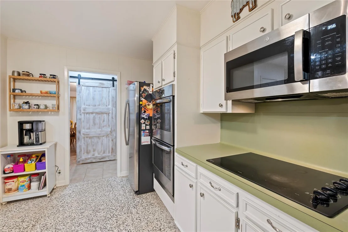 Photo of 725 Thompson Road