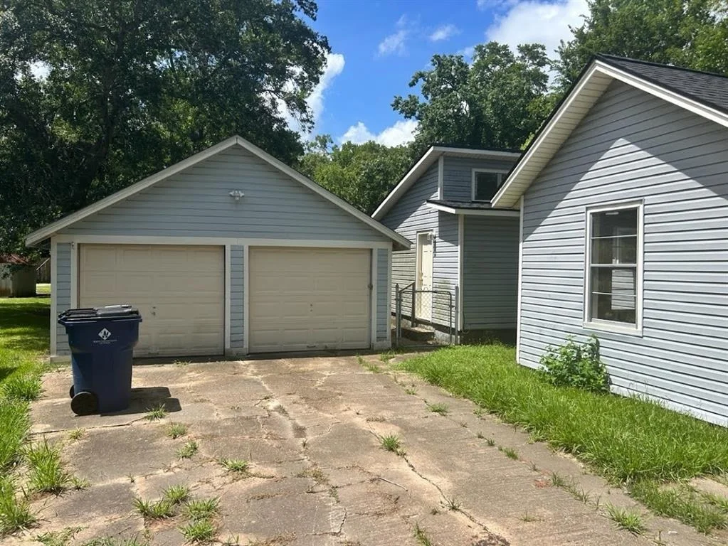 Photo of 620 E Cedar Street