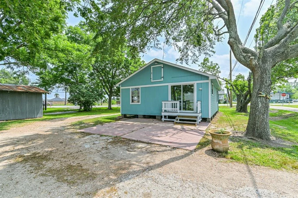 Photo of 4803 W Bayshore Drive