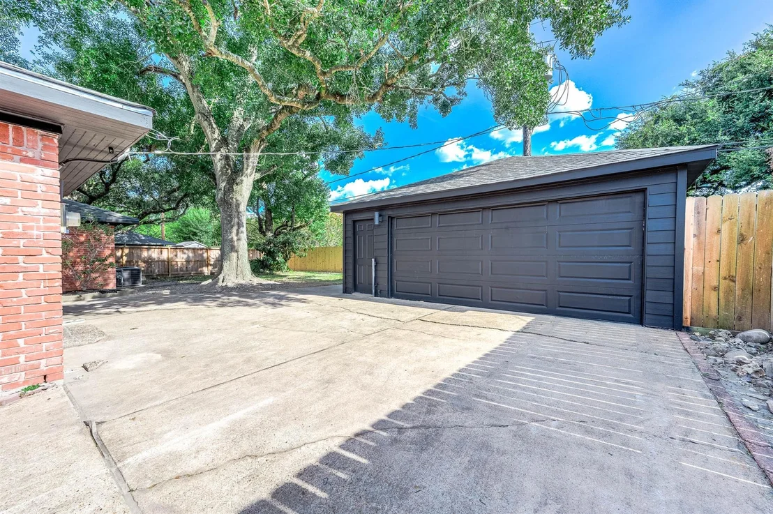 Photo of 5507 Valkeith Drive