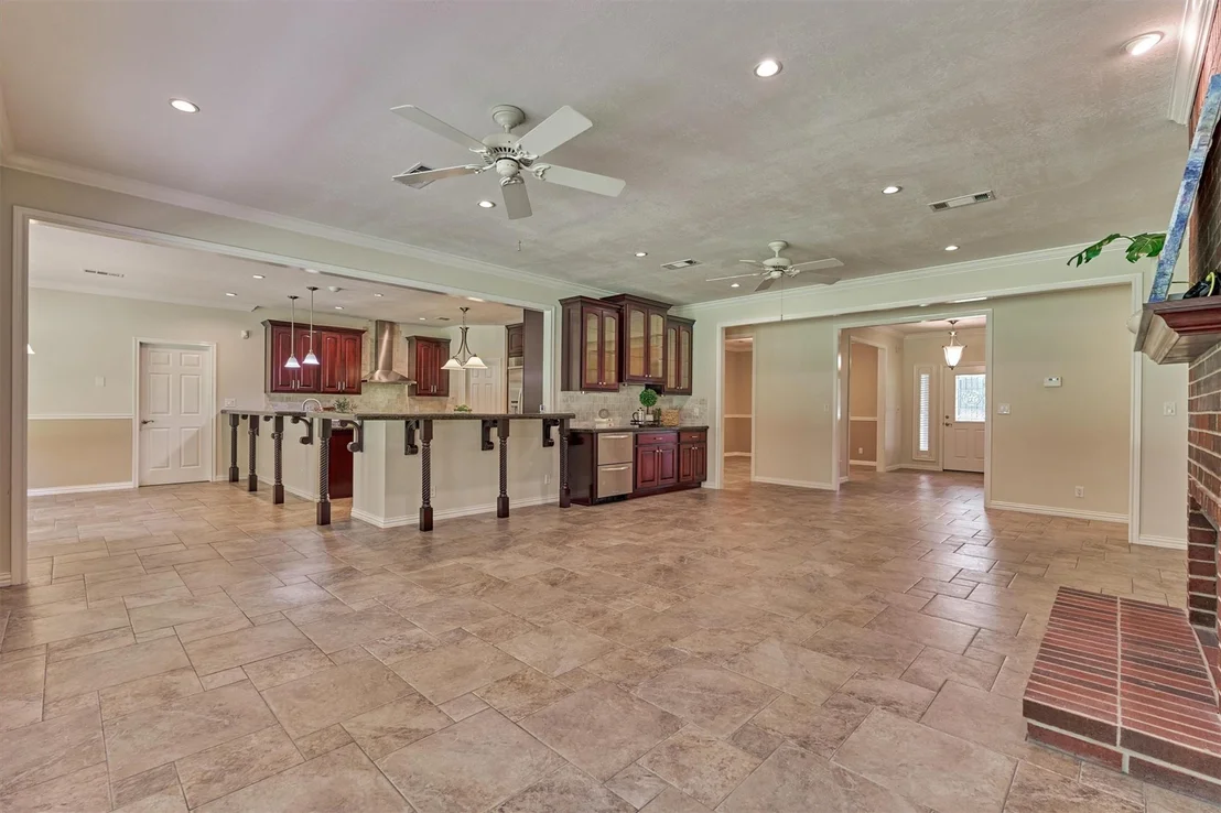 Photo of 11062 N Hidden Oaks