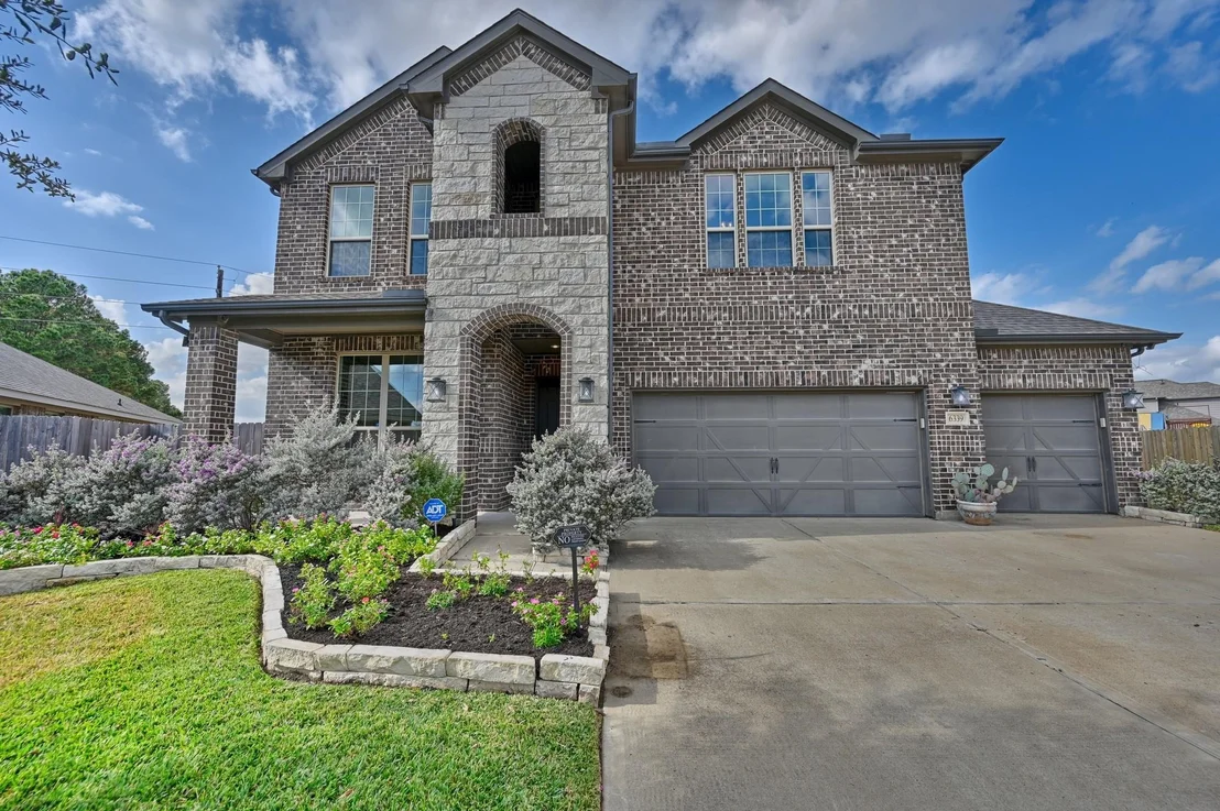 Photo of 6339 Cantigny Lake Drive