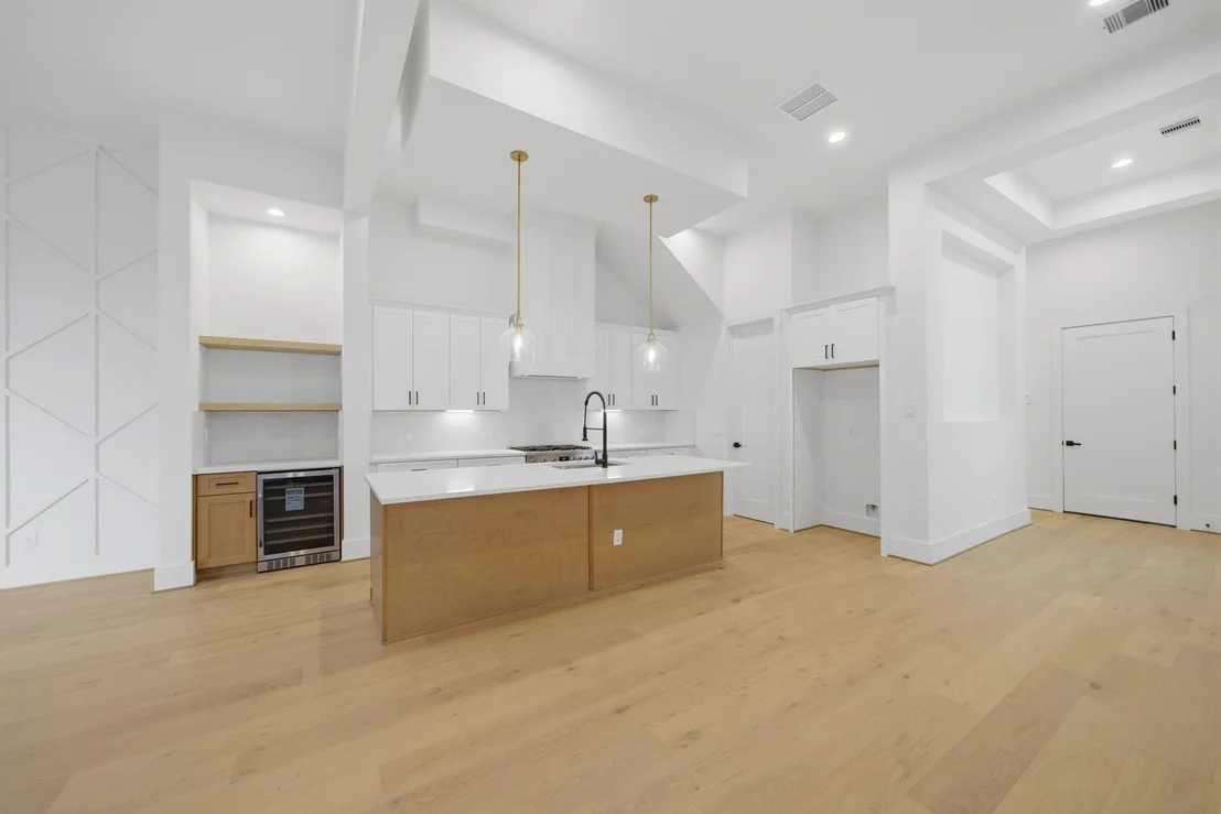 Photo of 1324 Lawrence Street