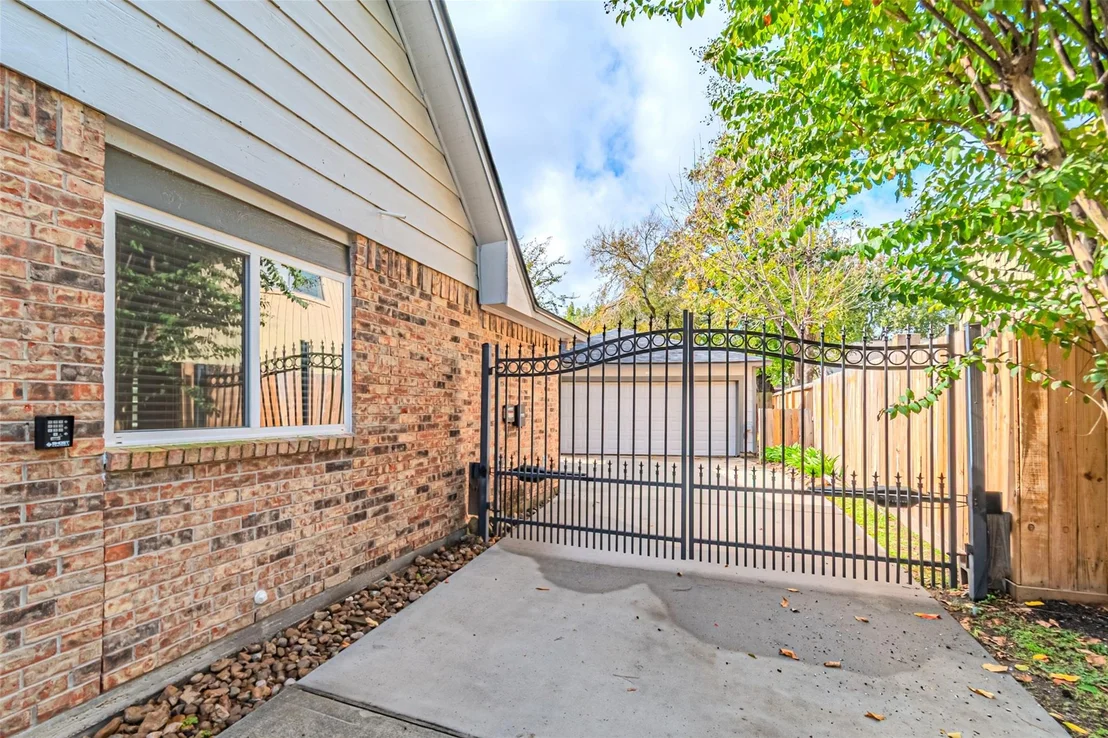 Photo of 8211 Riverglade Drive
