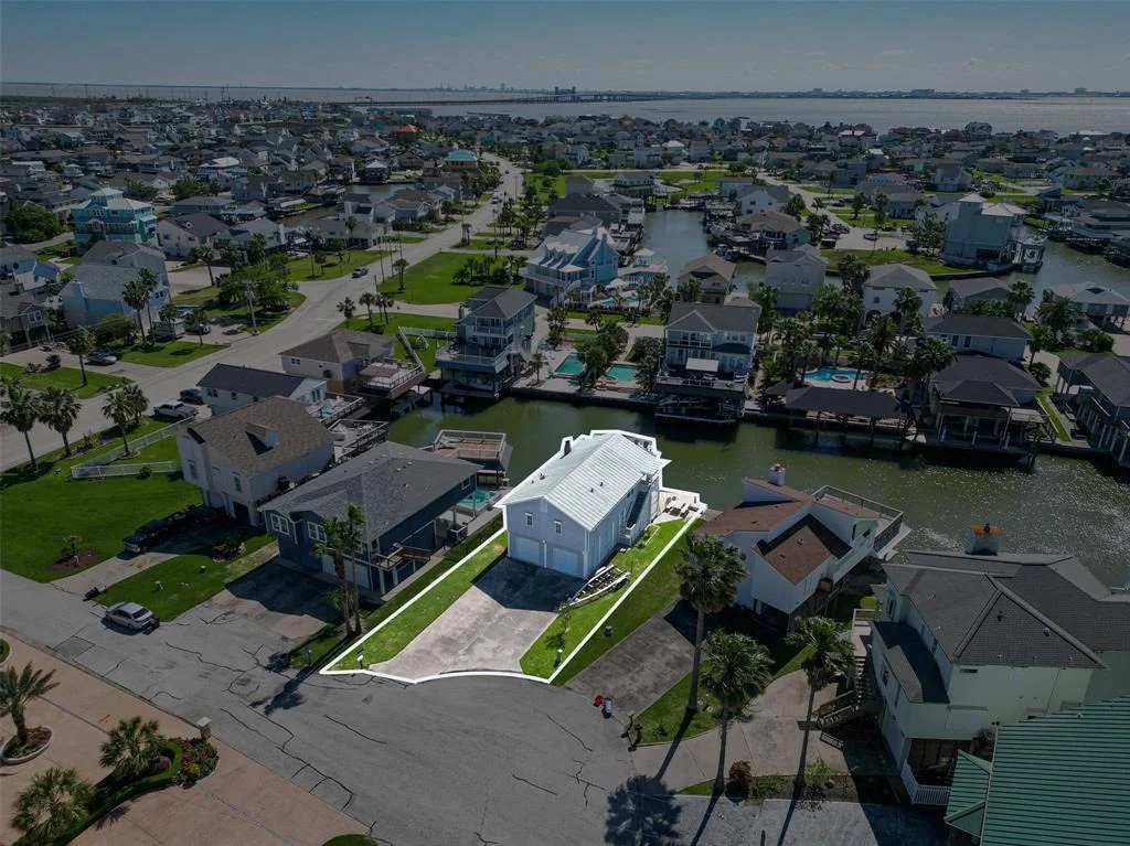 Photo of 210 Sampan Drive