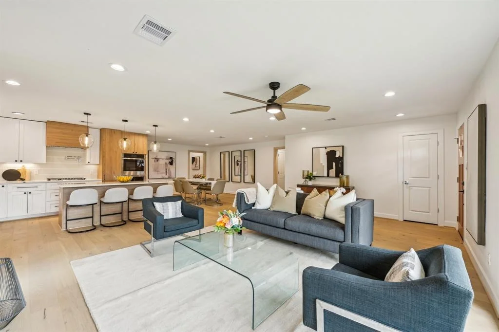 Photo of 10522 Mayfield Road