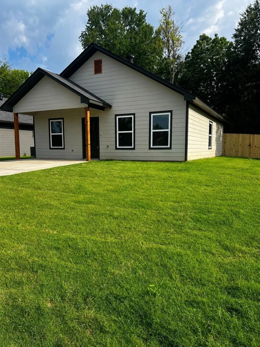Photo of 203 E Fleming