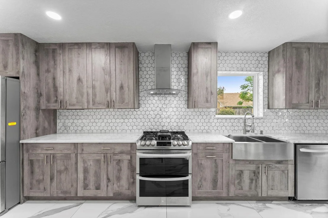 Photo of 606 Pinebrook Lane