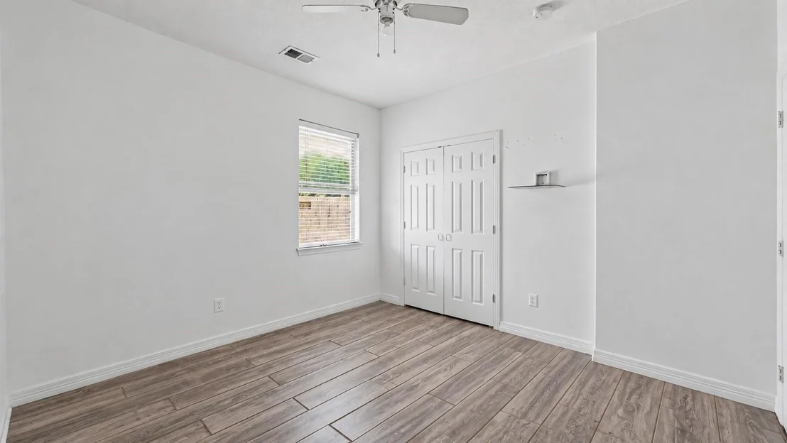 Photo of 5110 Lakeshore Drive