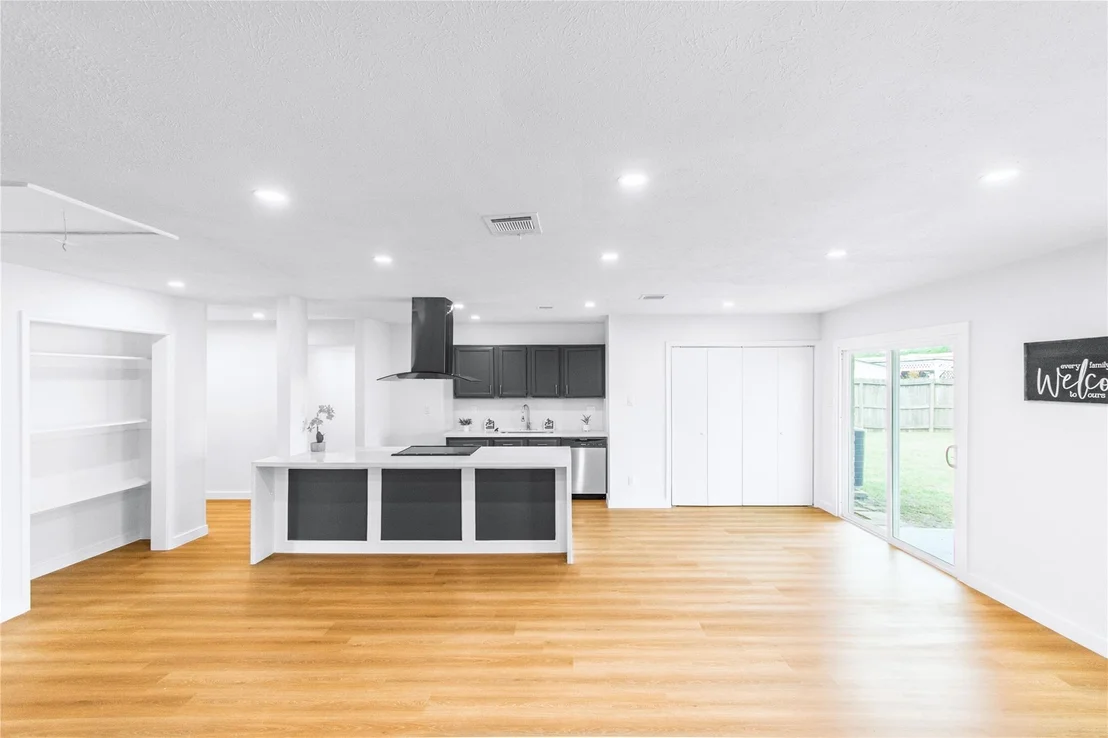 Photo of 318 Willoughby Drive