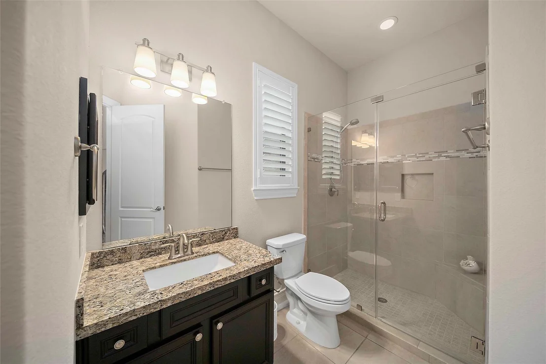 Photo of 121 Silverstone Lane