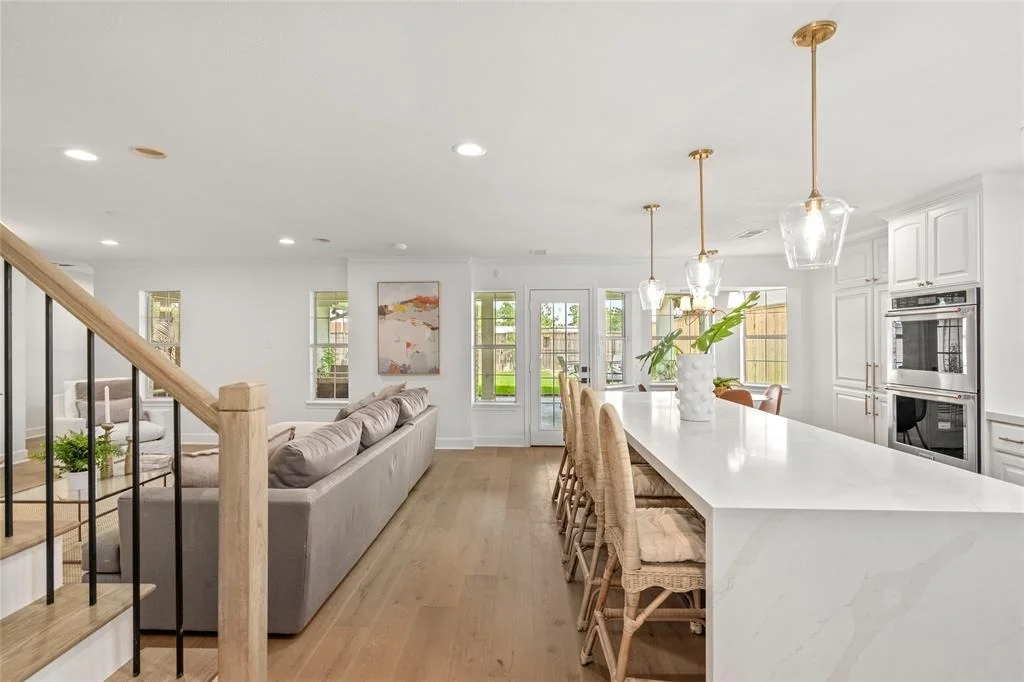 Photo of 854 W Forest Drive
