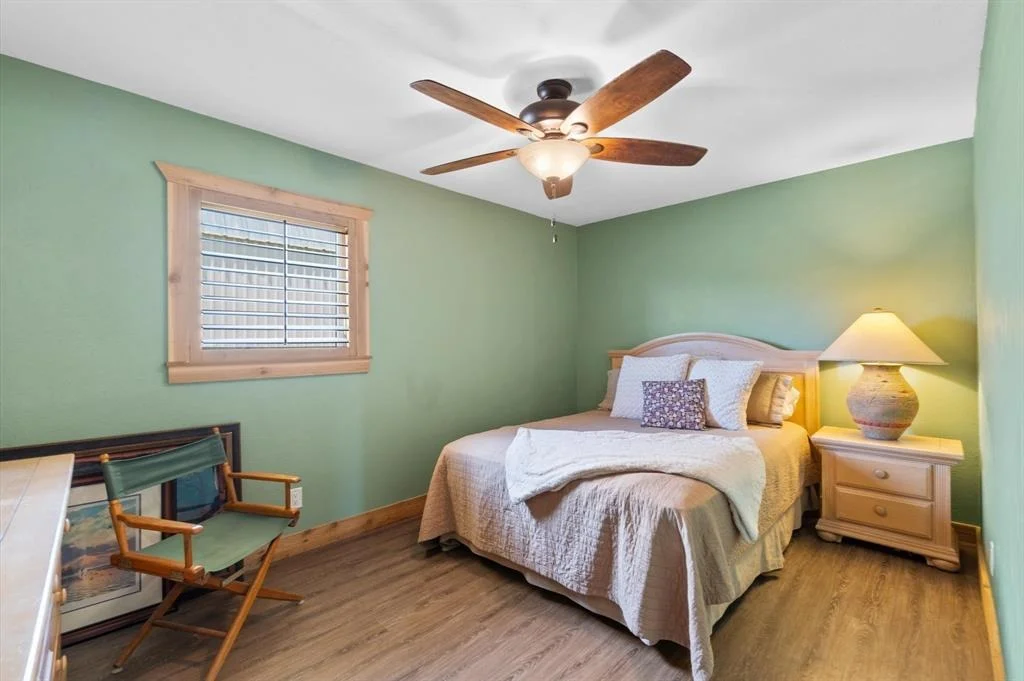 Photo of 11008 Hillside Drive