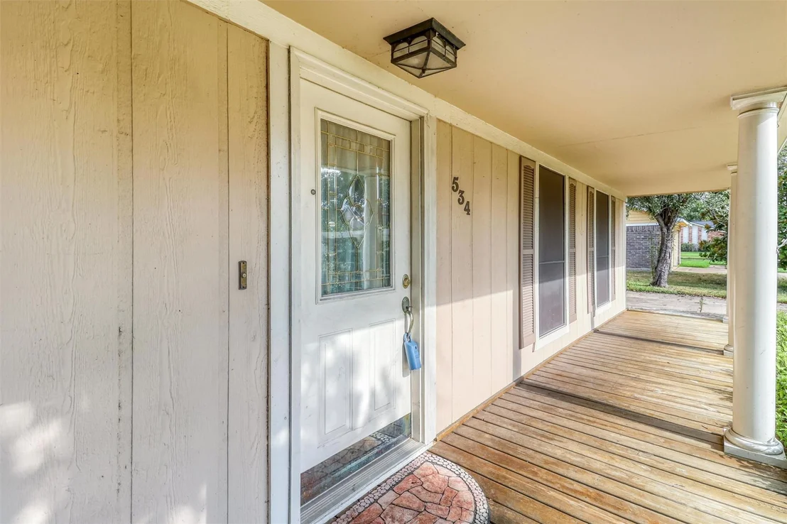 Photo of 534 Belwin Drive