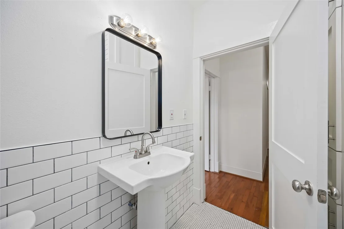Photo of 2608 Morrison Street