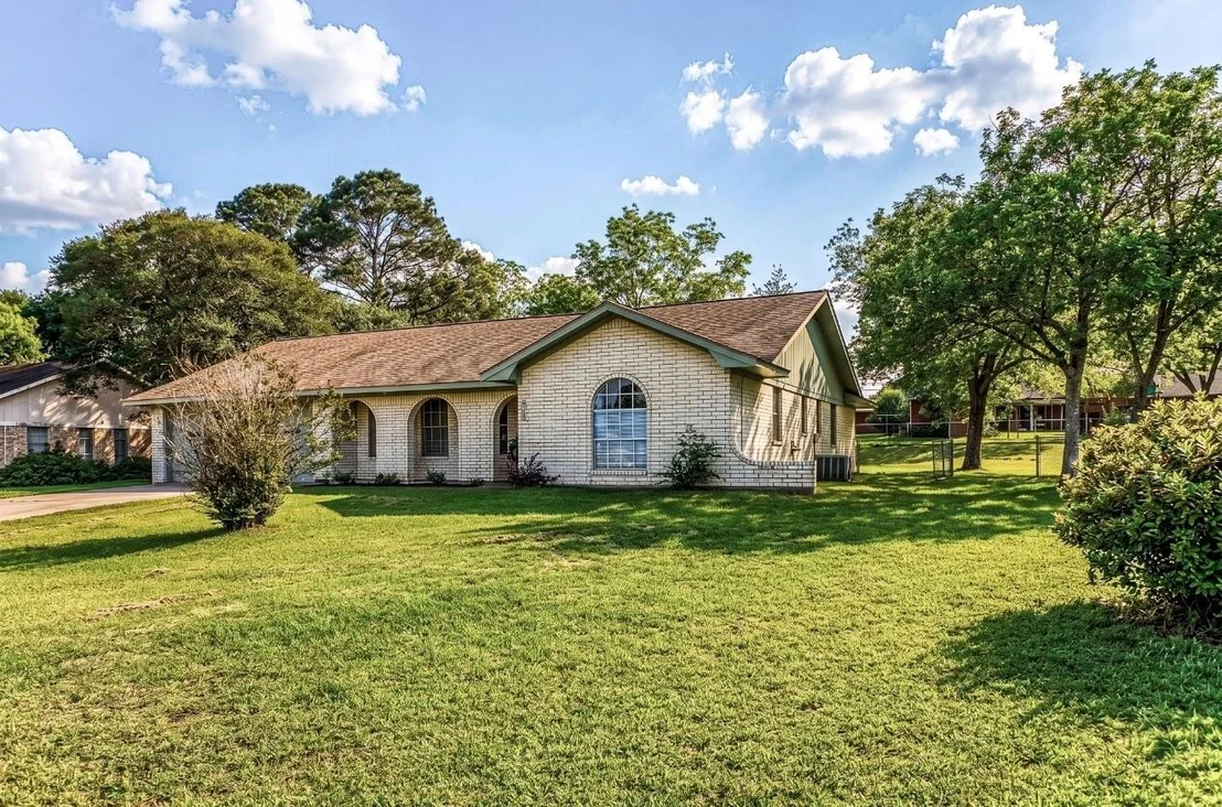 Photo of 605 Clearspring Drive