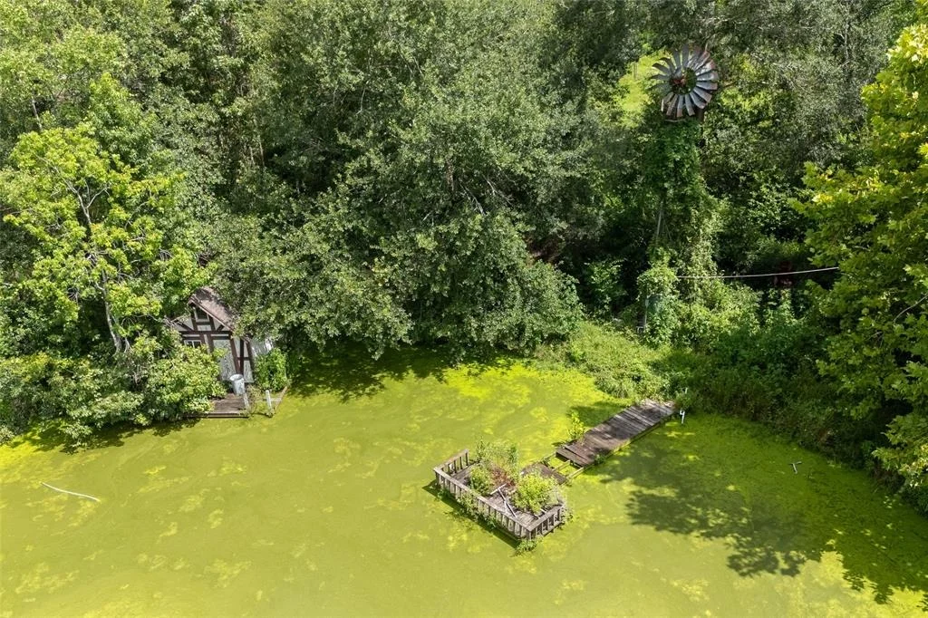 Photo of 21981 White Oak Drive