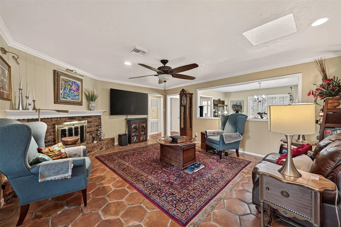 Photo of 10062 Warwana Road