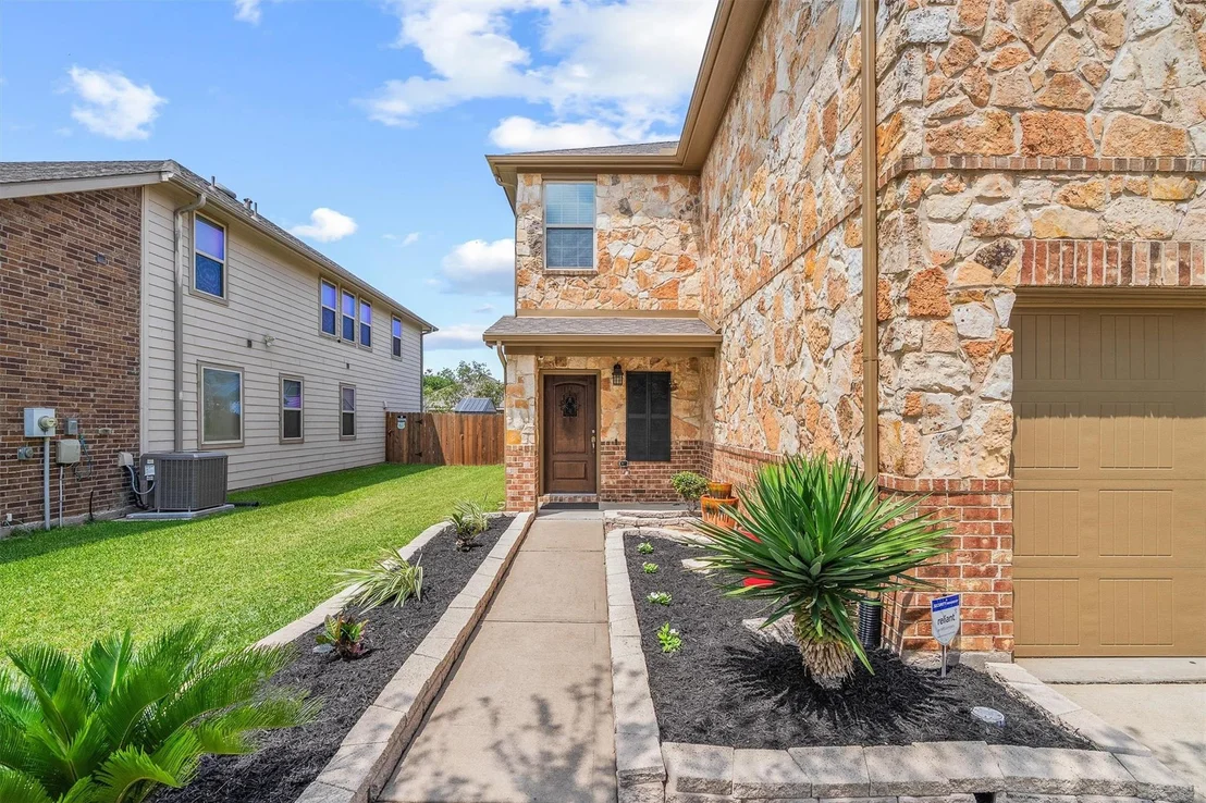 Photo of 3611 Sumner Lodge Drive