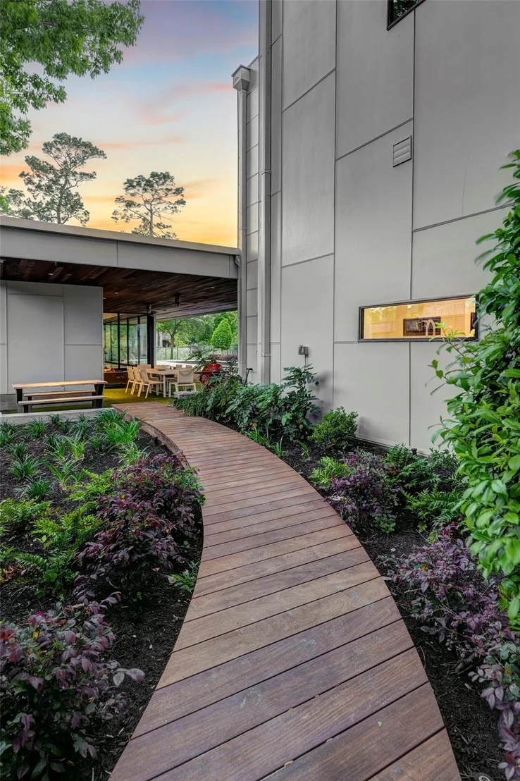 Photo of 8317 Hunters Creek Drive