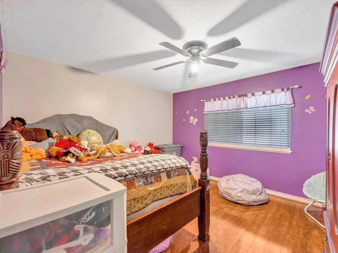 Photo of 1615 Redway Lane