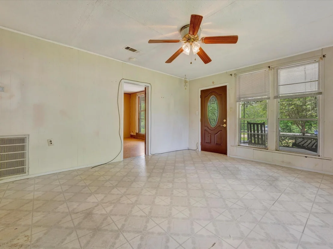 Photo of 1216 N Hendrix Avenue