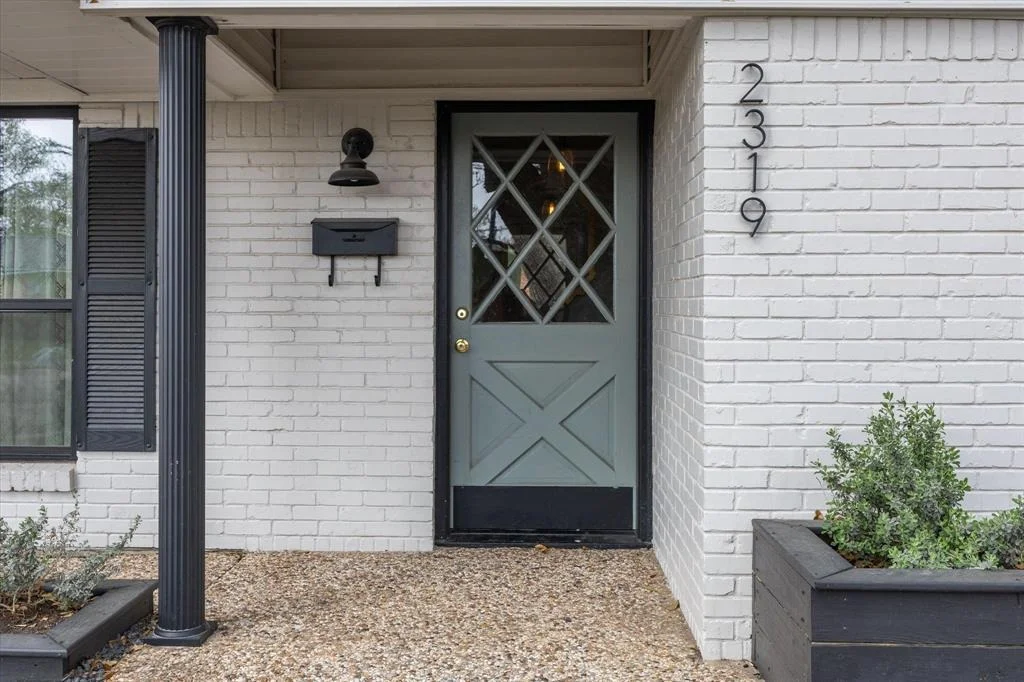 Photo of 2319 Lazybrook Drive