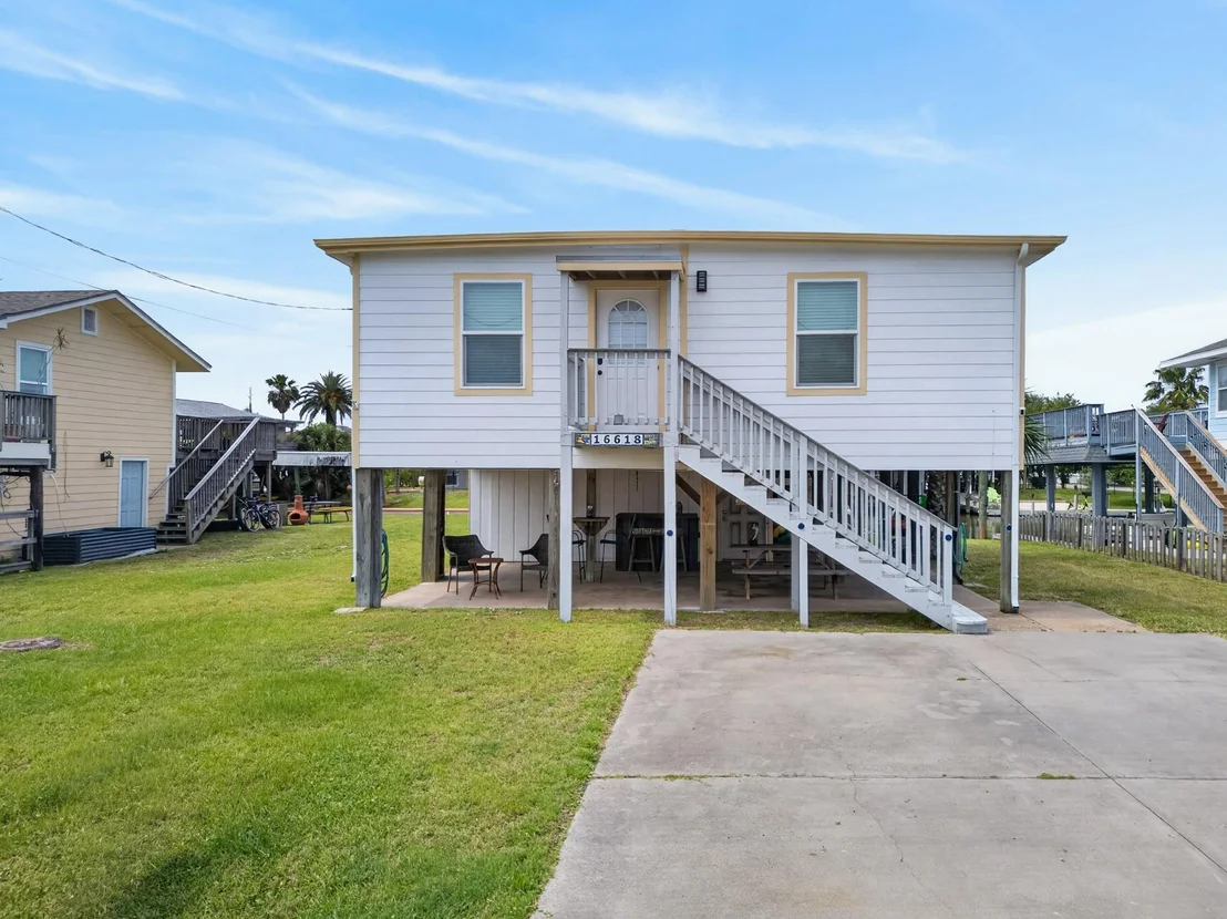 Photo of 16618 Bermuda Way
