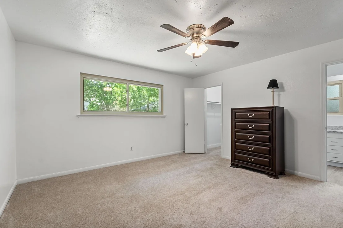 Photo of 9726 John Bank Drive