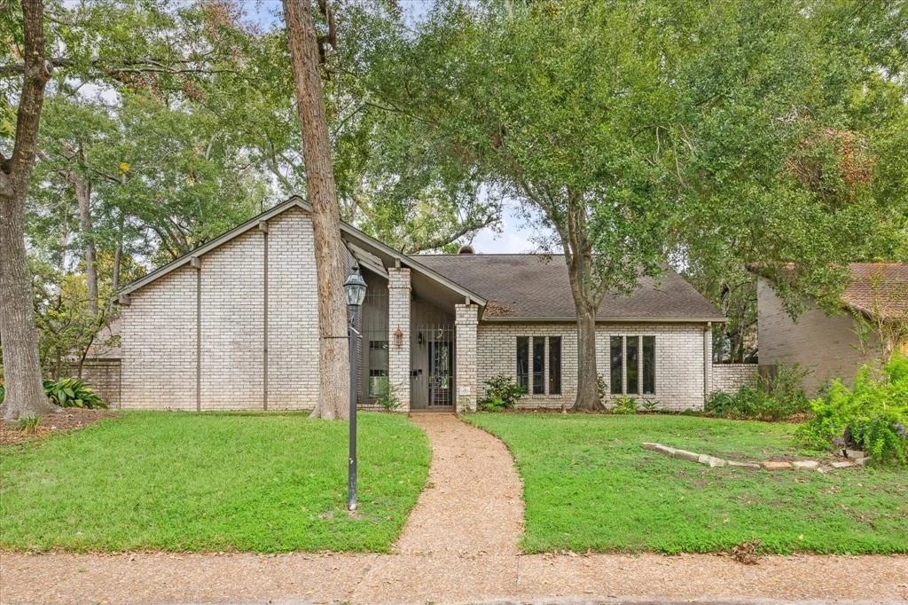 Photo of 10034 Briar Drive