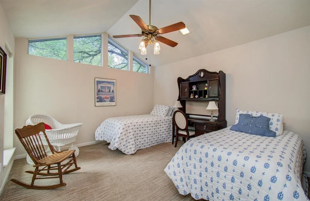 Photo of 16615 Sir William Drive