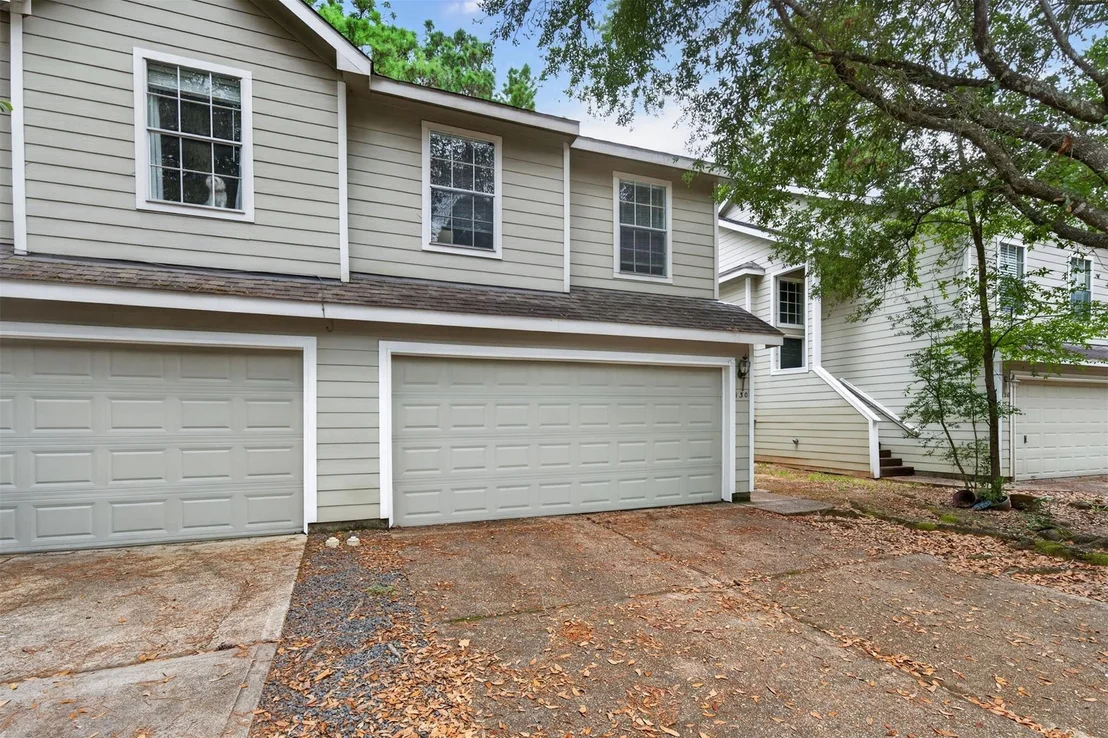 Photo of 130 S Walden Elms Circle