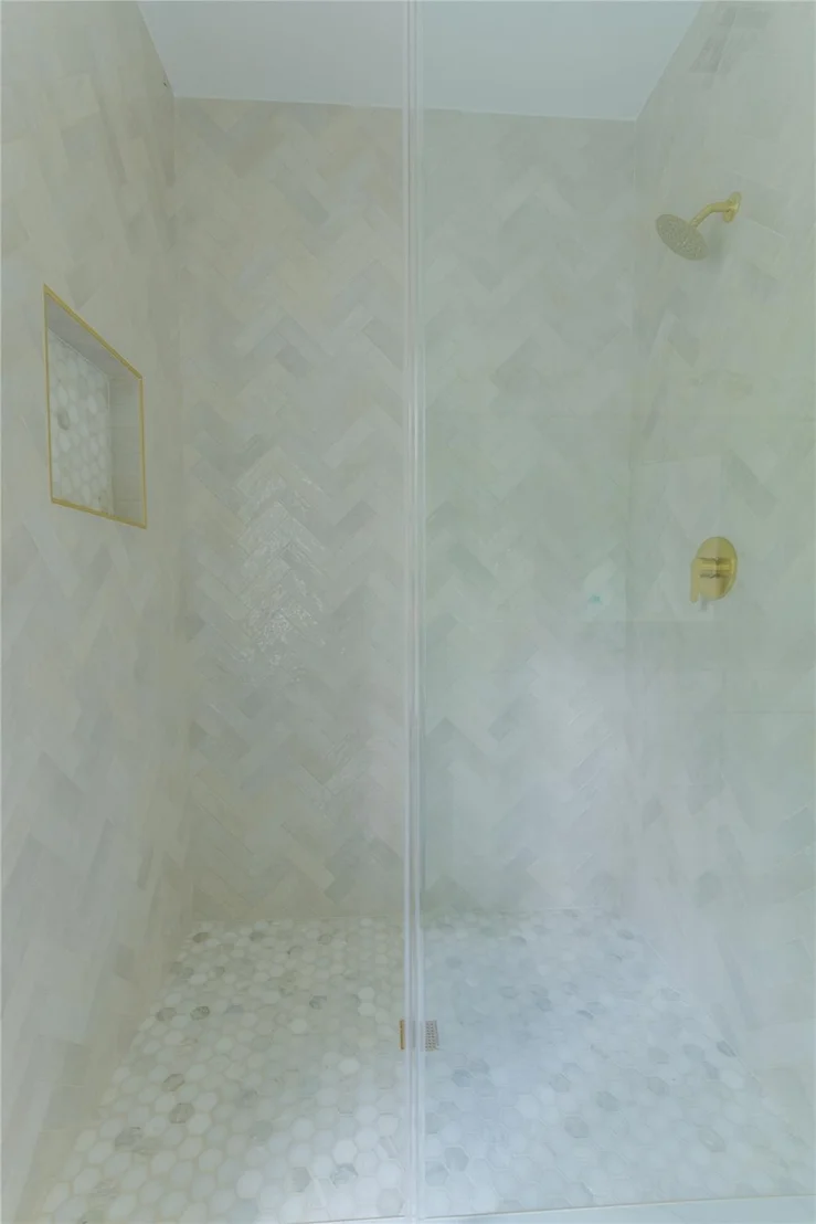 Photo of 1608 Southern Oaks Drive