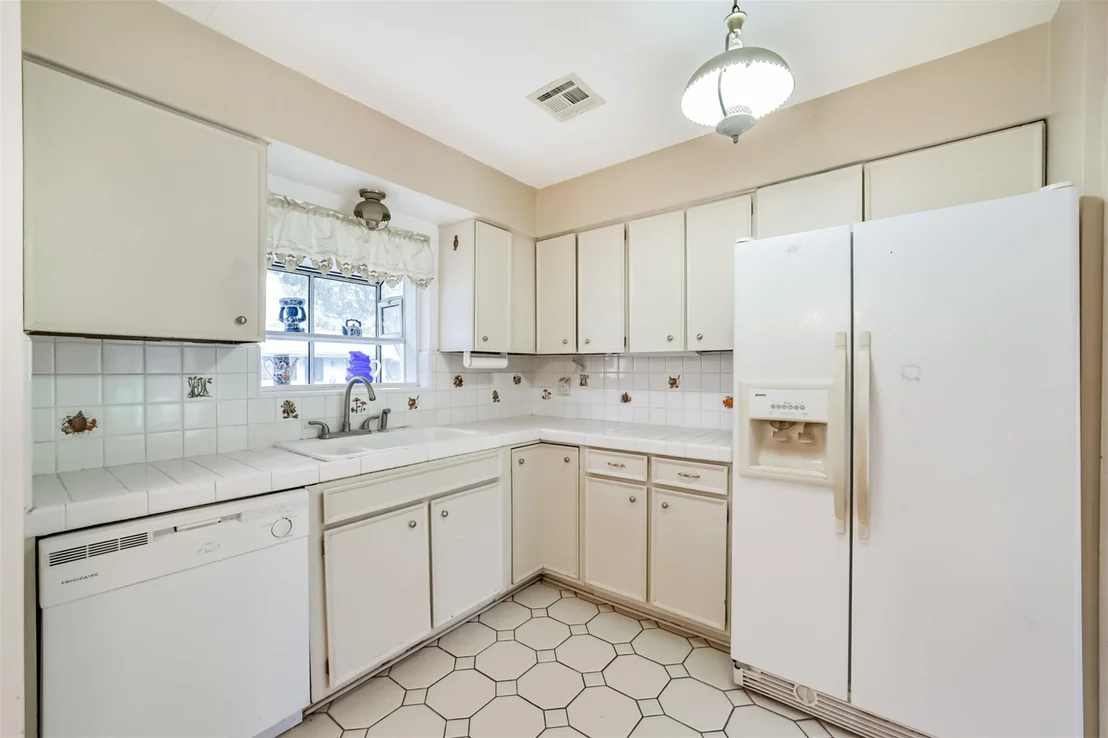 Photo of 7510 Romney Road