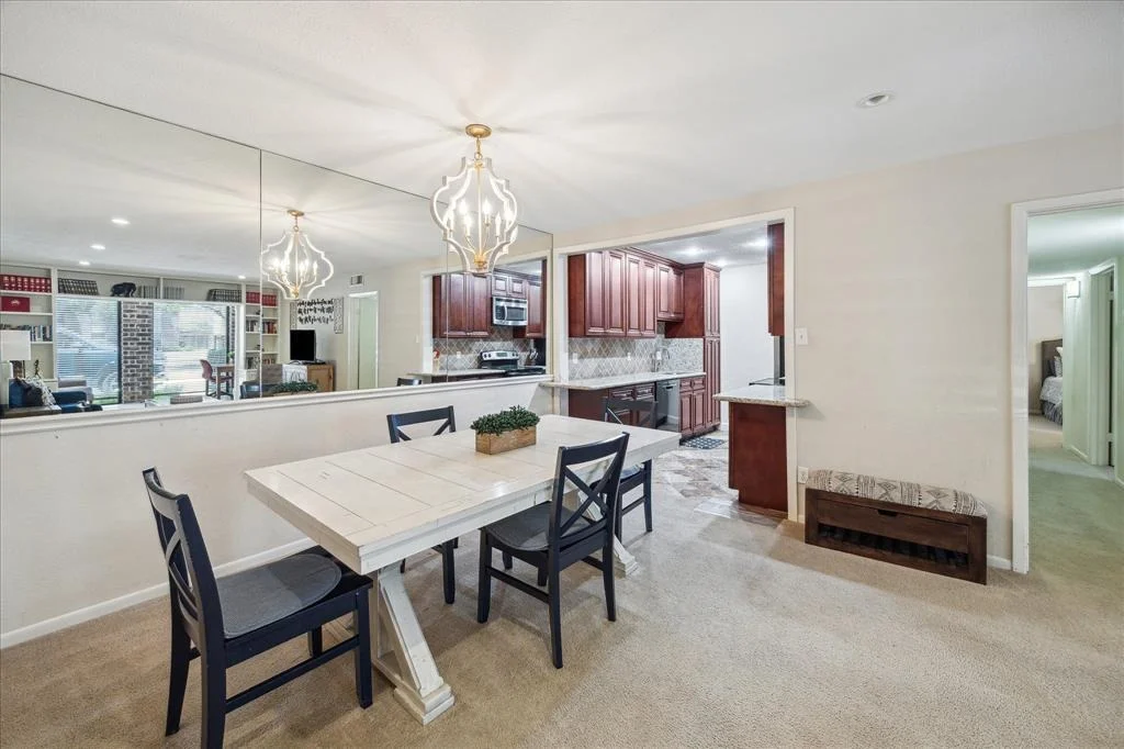 Photo of Unit 17 at 7575 Katy Freeway