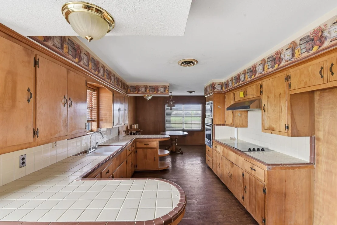 Photo of 1839 W Henderson Rd