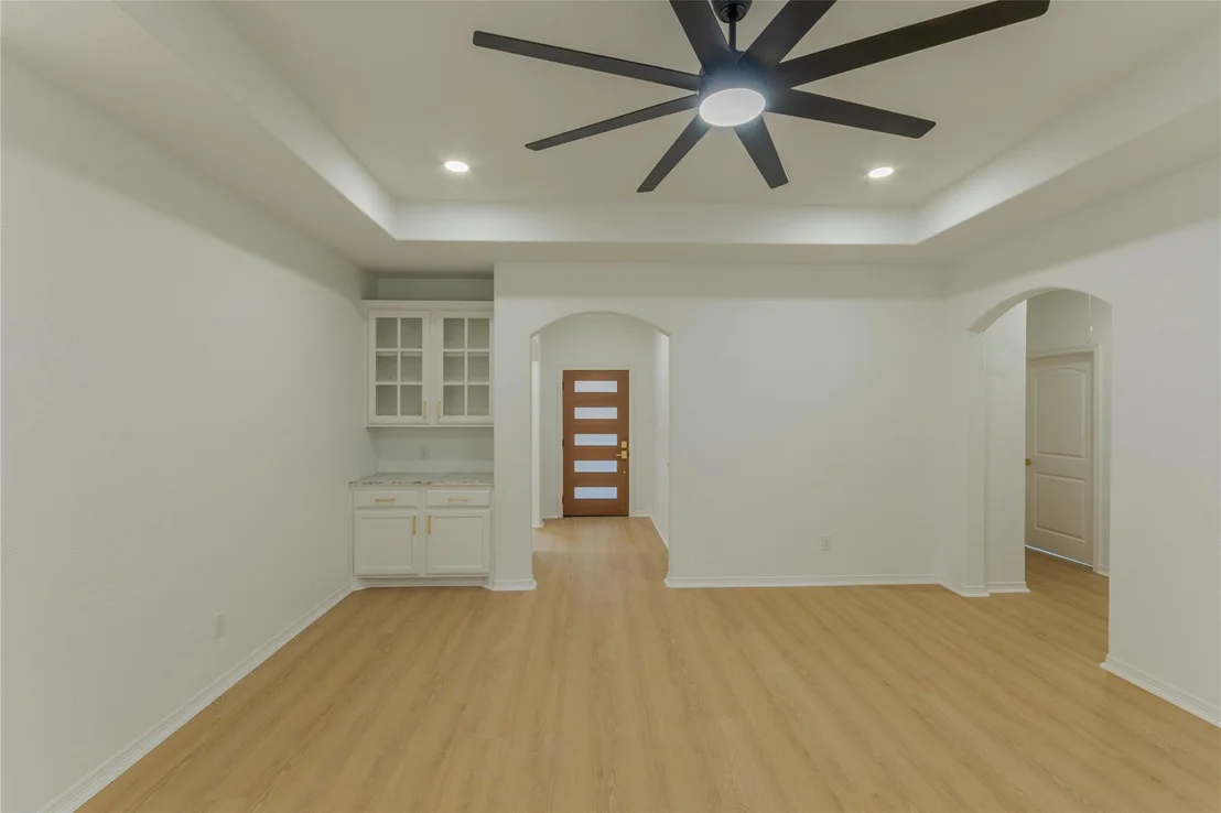 Photo of 1608 Southern Oaks Drive