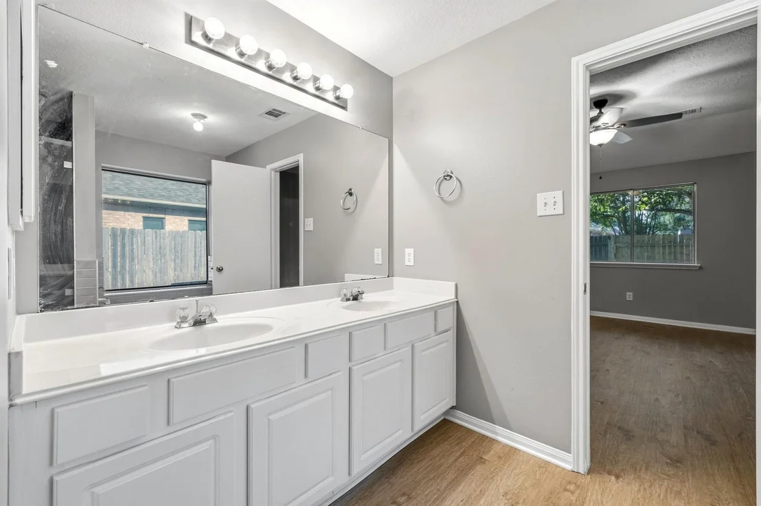 Photo of 18403 Maple Mill Drive